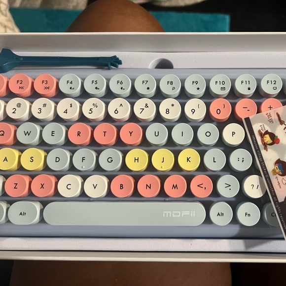 MOFII KBD Mini Wireless Keyboard Mouse Set - Picture 3 of 4